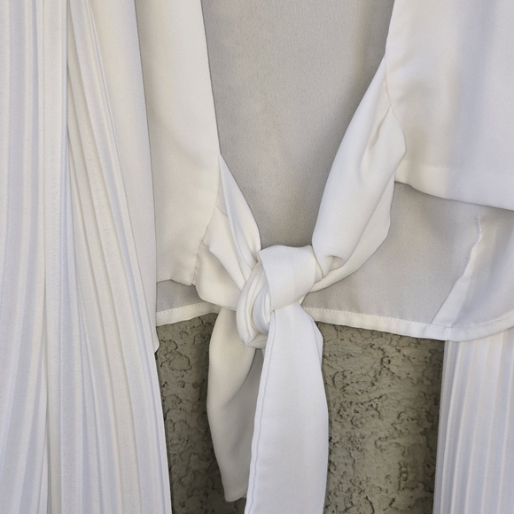 Navissi White Boho Bell Sleeve Blouse - Picture 3 of 6